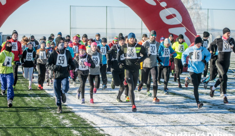 FOTO: E.ON Silvestrovský běh uběhlo ve velkém mrazu 113 závodníků
