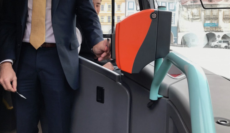 Bezkontaktní nákup jízdenky v Kolíně