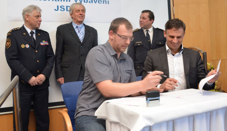 Jihočeský kraj zajistil lepší komunikaci mezi dobrovolnými a profesionálními hasiči