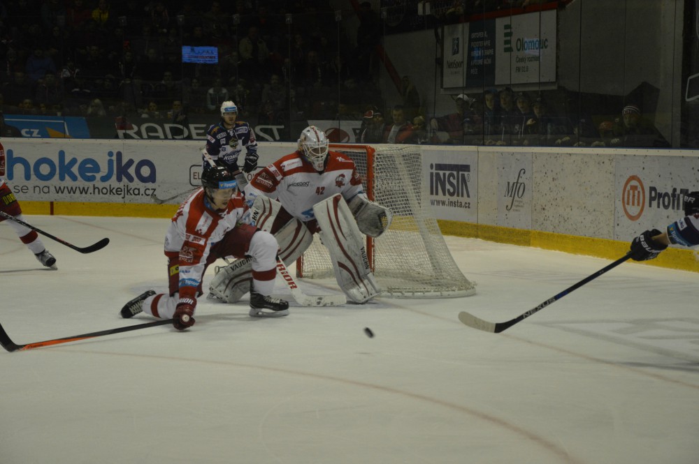 Mora dlouho bojovala o postup do předkola play-off. Vítězství v nájezdech ale bylo málo
