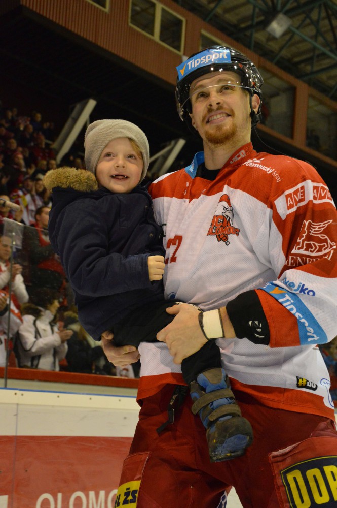 Mora dlouho bojovala o postup do předkola play-off. Vítězství v nájezdech ale bylo málo