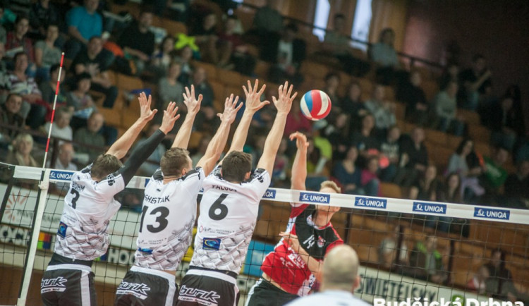 Cesta do semifinále je otevřená. Jihostroj může doma ukončit sérii s Příbramí