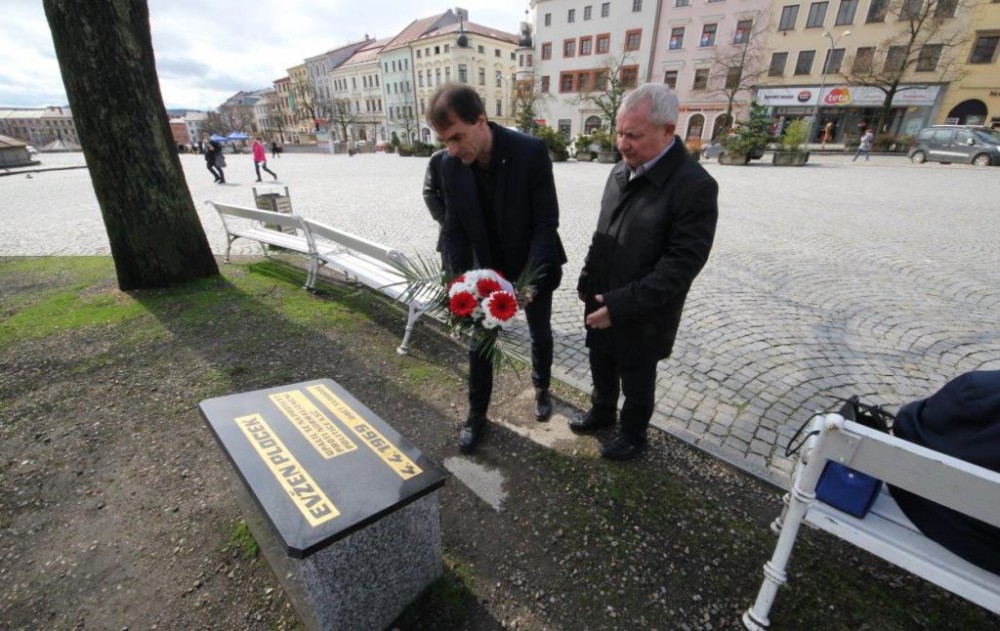 Uplynulo 48 let od upálení Evžena Plocka. Jihlavská radnice uctila jeho památku