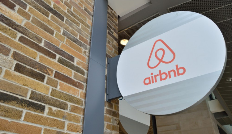 KOMENTÁŘ: Airbnb a Praha. Útoky politiků na sdílené ubytování nedávají smysl