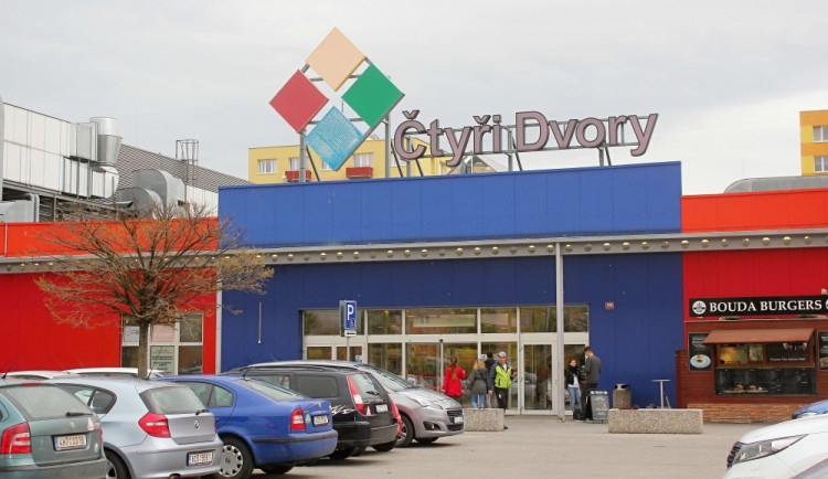Do Obchodního a zábavního centra Čtyři Dvory se na více než měsíc nastěhují Strašidla