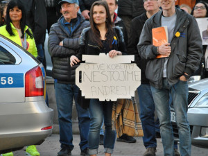 Najdou se věci, za které bych Zemana ocenila. Vadí mi chování na Hradě, říká demonstrantka