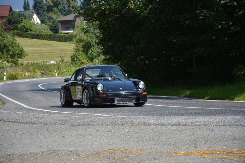 Do Libercem opět míří vrchařská špička. Soutěžní vozy budou zdolávat Ještěd i letos