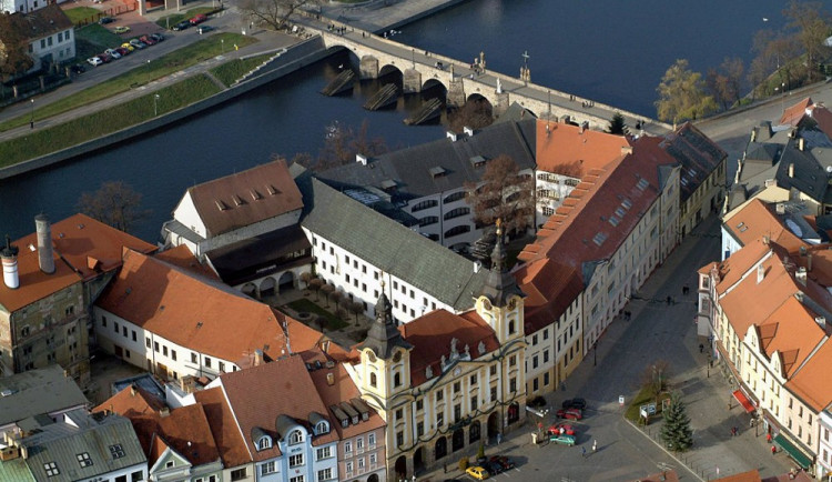 Prácheňské muzeum představilo středověký poklad 1341 mincí. Jeho cena je nevyčíslitelná