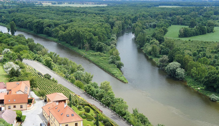 LETNÍ ZAJÍMAVOSTI: Kde přesně je pramen Vltavy? A proč se Labe nejmenuje Vltava?