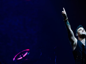 Robbie Williams se po dvou letech vrací do Česka. Vystoupí v srpnu příštího roku