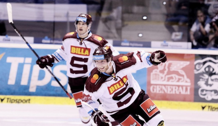 Sledujte zápas jako VIP host HC Sparta Praha z Klubového patra.