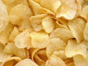 České chipsy jsou dražší a nezdravější než ty německé, ale chutnají lépe
