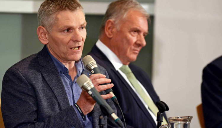 Prezidentští kandidáti mohou bojovat o Hrad.