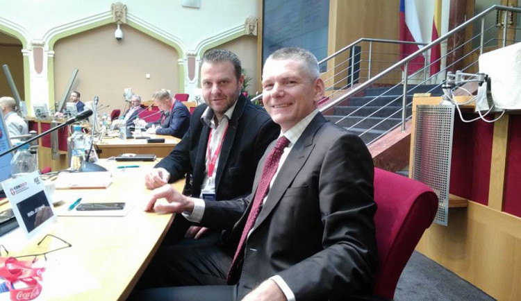 Zdeněk Ondráček (vlevo)