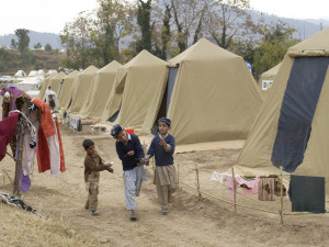 Amnesty International kritizuje Česko za odmítání uprchlíků či diskriminaci Romů