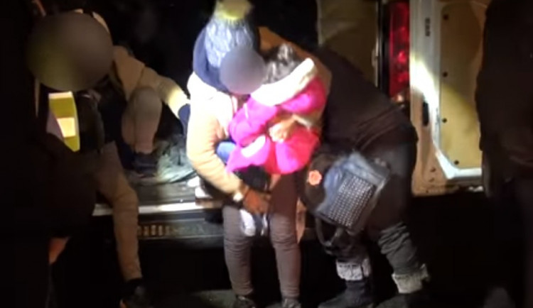 V dodávce bylo dvaadvacet lidí.