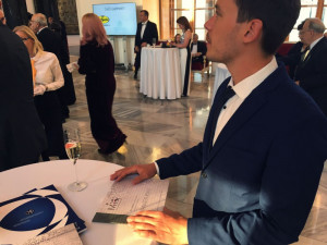 Ocenění Manažer roku převzal na Pražském hradě mladý Jihočech. Cenu dostal za inovace a baterie.