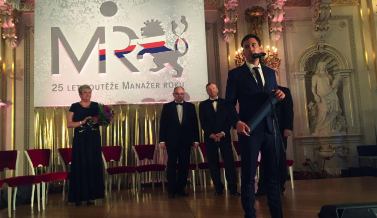 Ocenění Manažer roku převzal na Pražském hradě mladý Jihočech. Cenu dostal za inovace a baterie.
