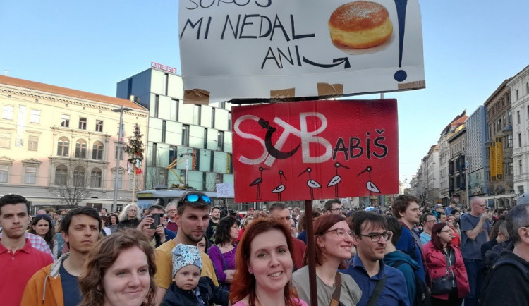 Nemám pocit, že by tady byl ohrožen tisk, říká Andrej Babiš o zprávě týkající se svobody tisku.