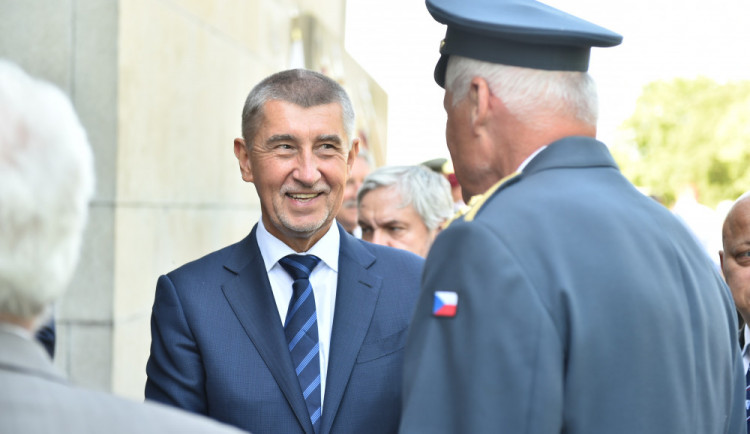 Politici a další lidé oslavili na Vítkově výročí konce války.