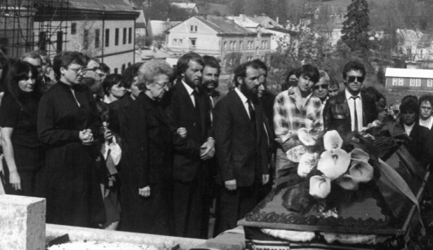 Pohřeb Pavla Wonky v květnu 1988 ve Vrchlabí.