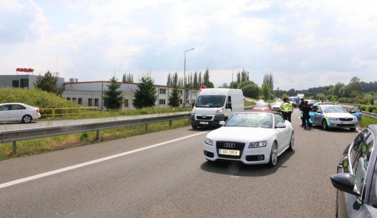 Kradené auto zastavené v Příšovicích.