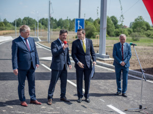 Přestřihnutí pásky.