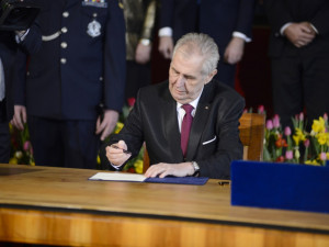 Zeman jmenuje Babiše premiérem bez ohledu na výsledek referenda