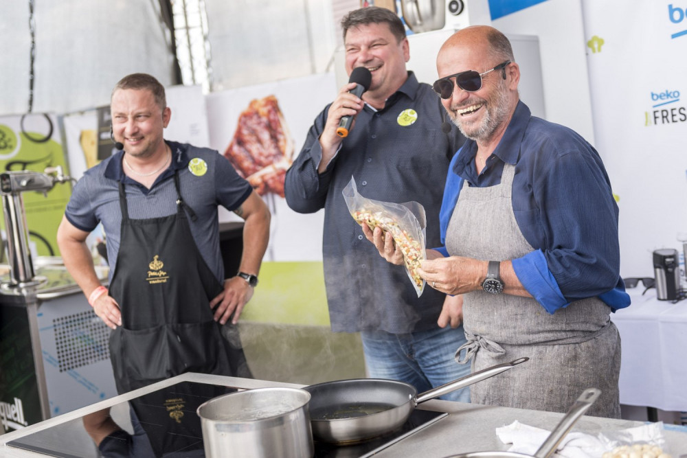 Do Budějc míří největší gurmánský festival dobrého jídla a pití. Bude plný kuchařských es.