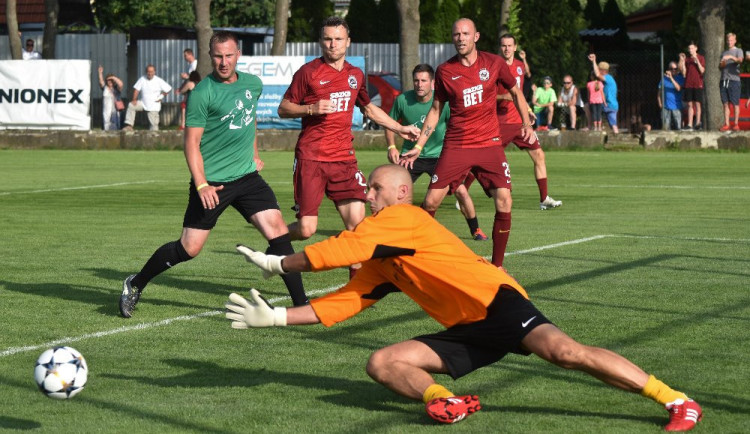 Brankář Petr Pižanowski bude s Lafatou pracovat v akademii Dynama České Budějovice.