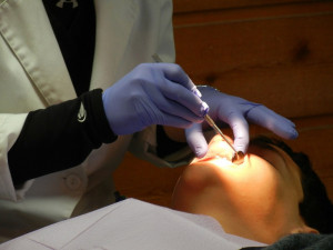 Muž tajil před svou zubařkou žloutenku typu C, ohrozil ji i ostatní pacienty