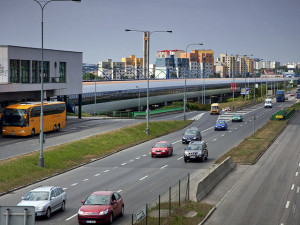 Na pražském Černém Mostě vyroste velkokapacitní parkoviště. Kapacita má být 880 aut