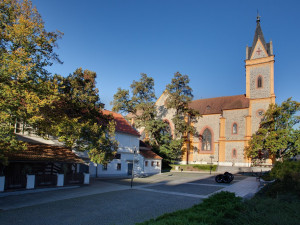 Kvůli turistům v Hluboké nad Vltavou stoupají nároky na úklid města