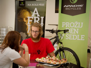 Expedice Na kole přes Afriku je u konce. Tadeáš Šíma přejel kontinent od severu na jih.