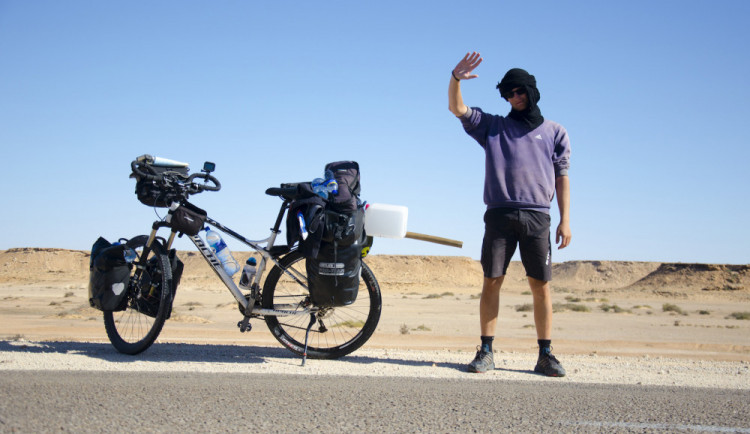Expedice Na kole přes Afriku je u konce. Tadeáš Šíma přejel kontinent od severu na jih.