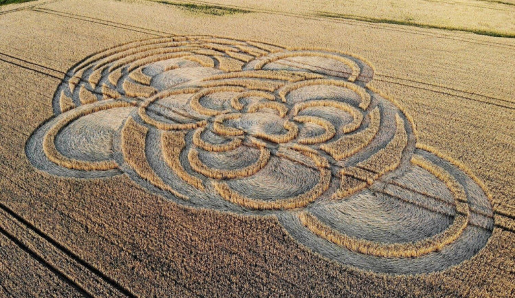 U Bohdánkova se objevily kruhy v obilí.