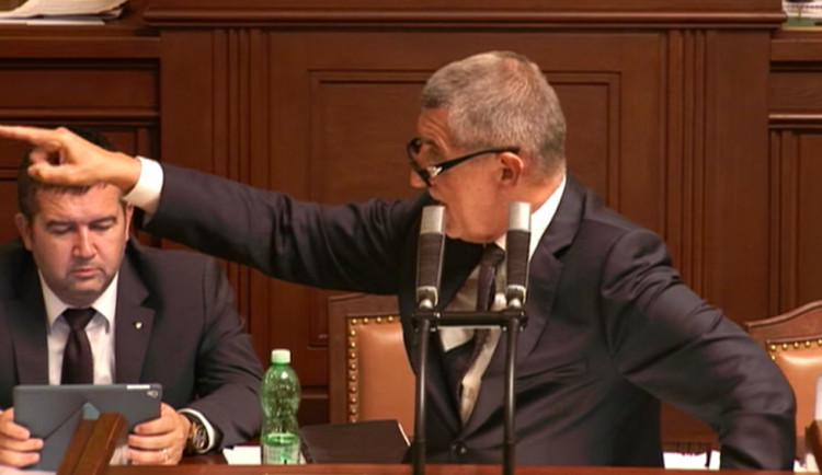 Nevím, kolik má promile ožrala Kalousek dneska. Babiš se ostře pustil předsedy TOP 09.