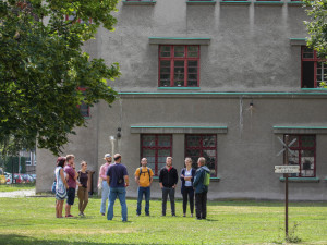 Olomoučtí bezdomovci provázejí "městskou divočinou." Podívejte se na fotky z prohlídky.