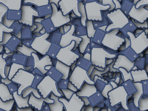 Facebook nehodlá na své síti mazat falešné zprávy