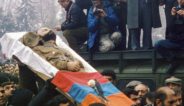 Foto z knihy "Proč jdou chlapi do války - Radan Haluzík".