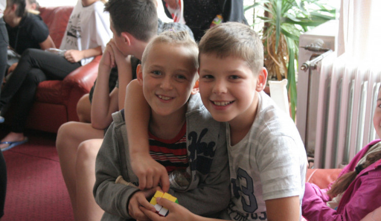 Flétna pod polštářem. Takto usínají černobylské děti na ozdravném táboře v podhůří Jeseníků.