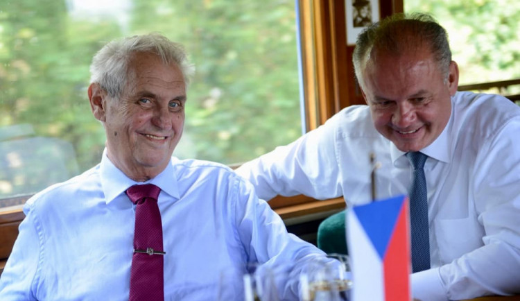 Zeman s Kiskou vyrazili z Hodonína parním vlakem do Topoľčianek.