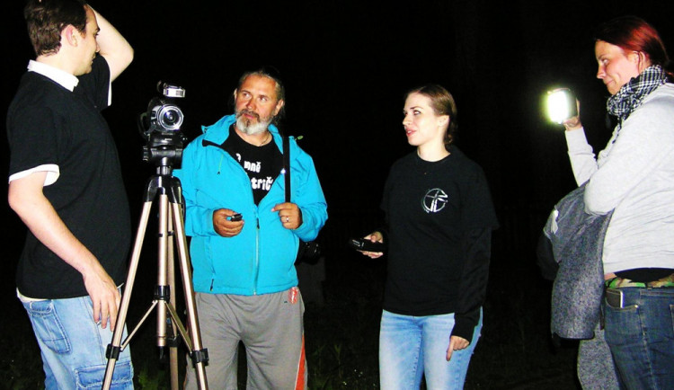 Porada před druhou fází výzkumu zleva Ondřej Bezouška, Kamil Valeška, Kateřina Běhanová, Michala Valešková.