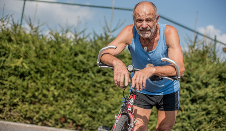 Dal si pivo a kývl na cestu do Compostely. Na kole pak František Turek ujel 2 749 kilometrů.