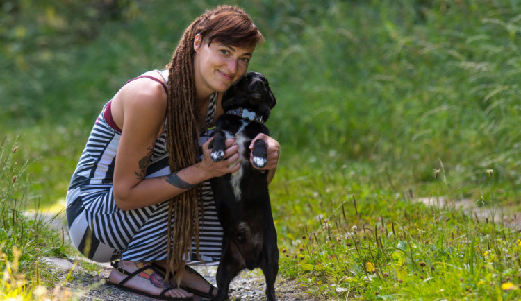 Ráda bych pomáhala i hospodářským zvířatům, říká vedoucí Šance zvířatům Františka Zverková.