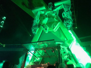 Let It Roll opět posunul laťku. Tisíce návštěvníků neodradilo ani tropické počasí.