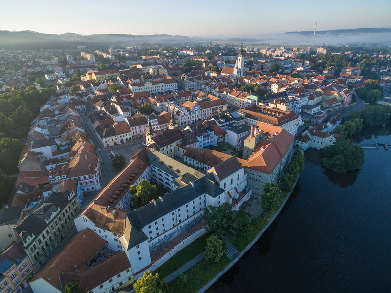 Jihočeská centrála cestovního ruchu ve spolupráci s Jihočeským krajem a nadací ČEZ připravili pro letošní rok další rozšíření sítě půjčoven elektrokol.