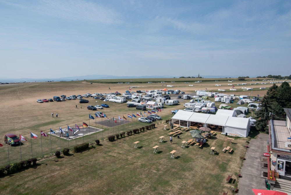 Hosínské letiště hostí světový šampionát v bezmotorovém létání.