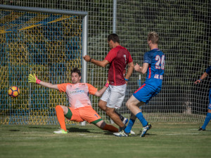 FOTO: S fotbalisty a hasiči v Plané slavily i sparťanské legendy. A skvěle bavily početné publikum