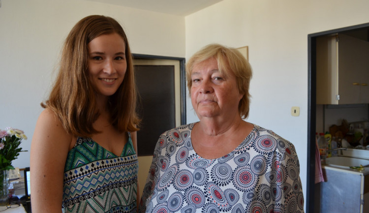 Na snímku autorka dokumentu Klára Mališová s novinářkou Martou Bystrovovou.